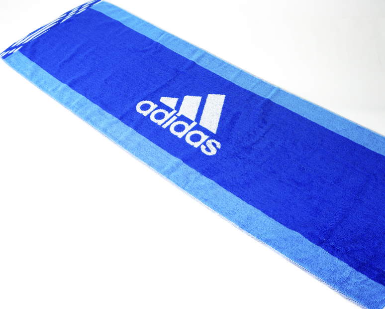 adidas スポーツタオル